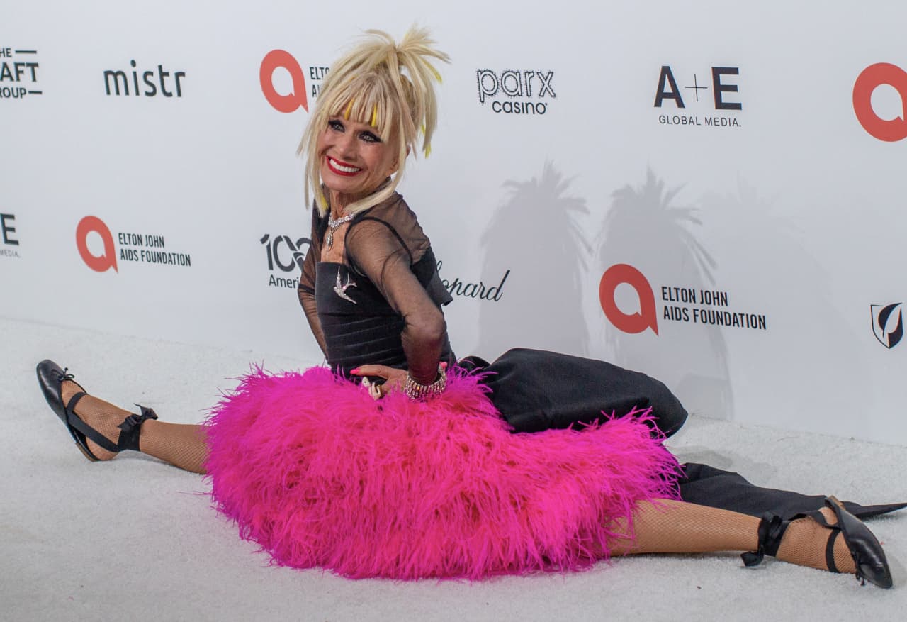 Designer Betsey Johnson takes $7 million SoCal home off the market — Hong Kong Business news
