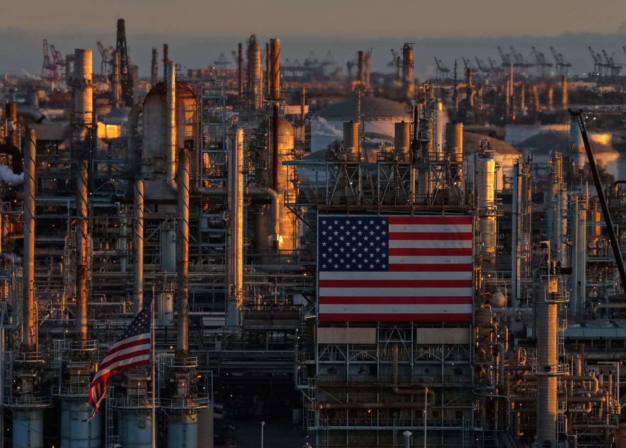 U.S. oil-refinery stocks are up roughly 150% this year. How long could this historic run last? — Hong Kong Sports news