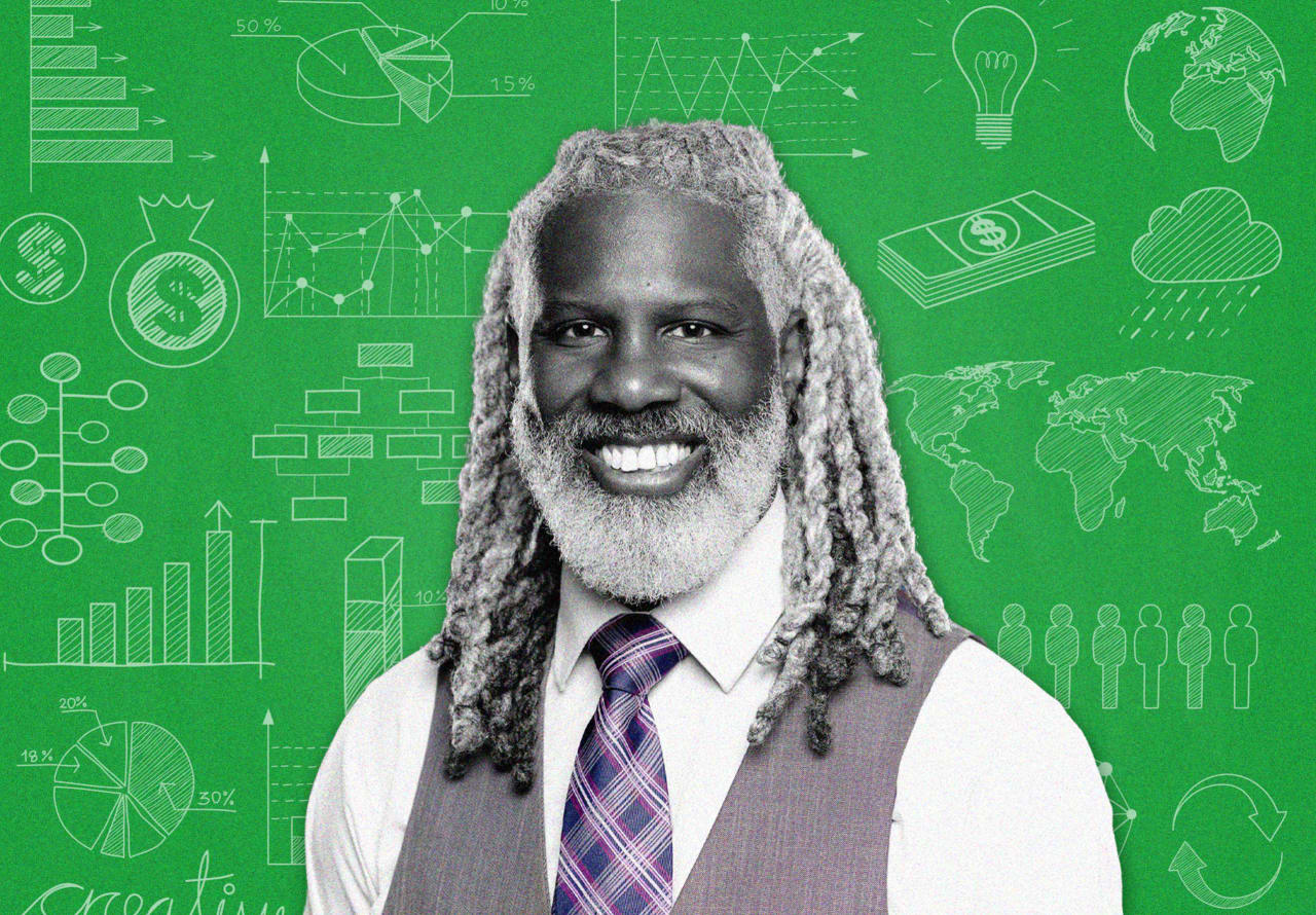 Meet the financial-literacy teacher who helps high-school students open their own Roth IRAs — MarketWatch, Hong Kong Schools news