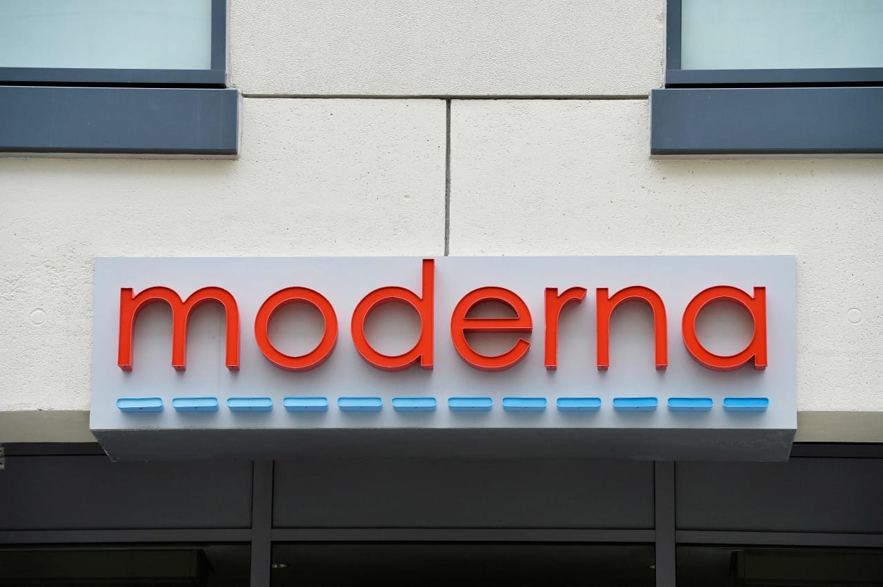 Moderna’s stock tumbles after reported leak of data for cancer vaccine — MarketWatch, Hong Kong Health news
